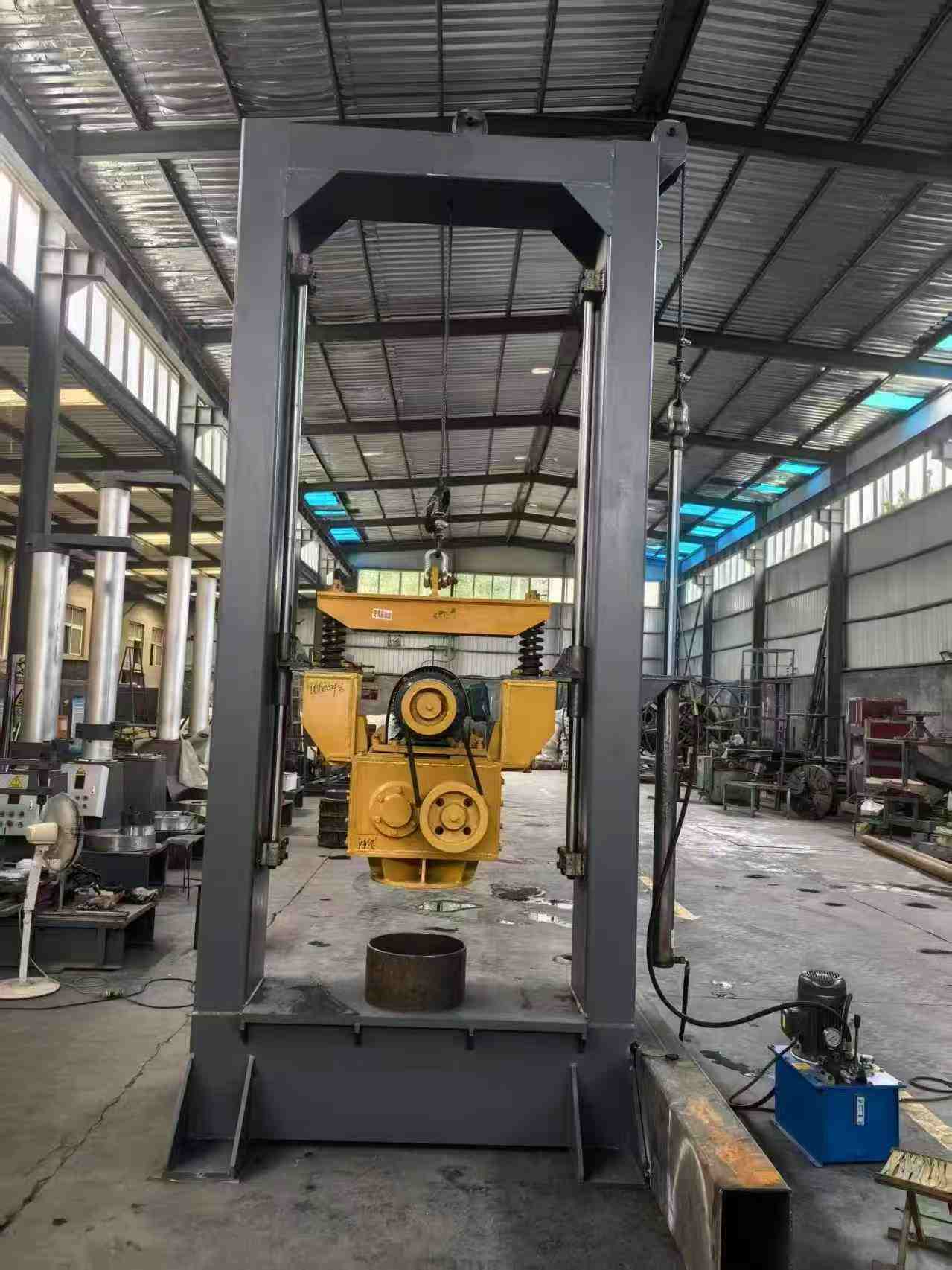 振动锤成型机